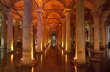 土n的地下宫D?Basilica Cistern)